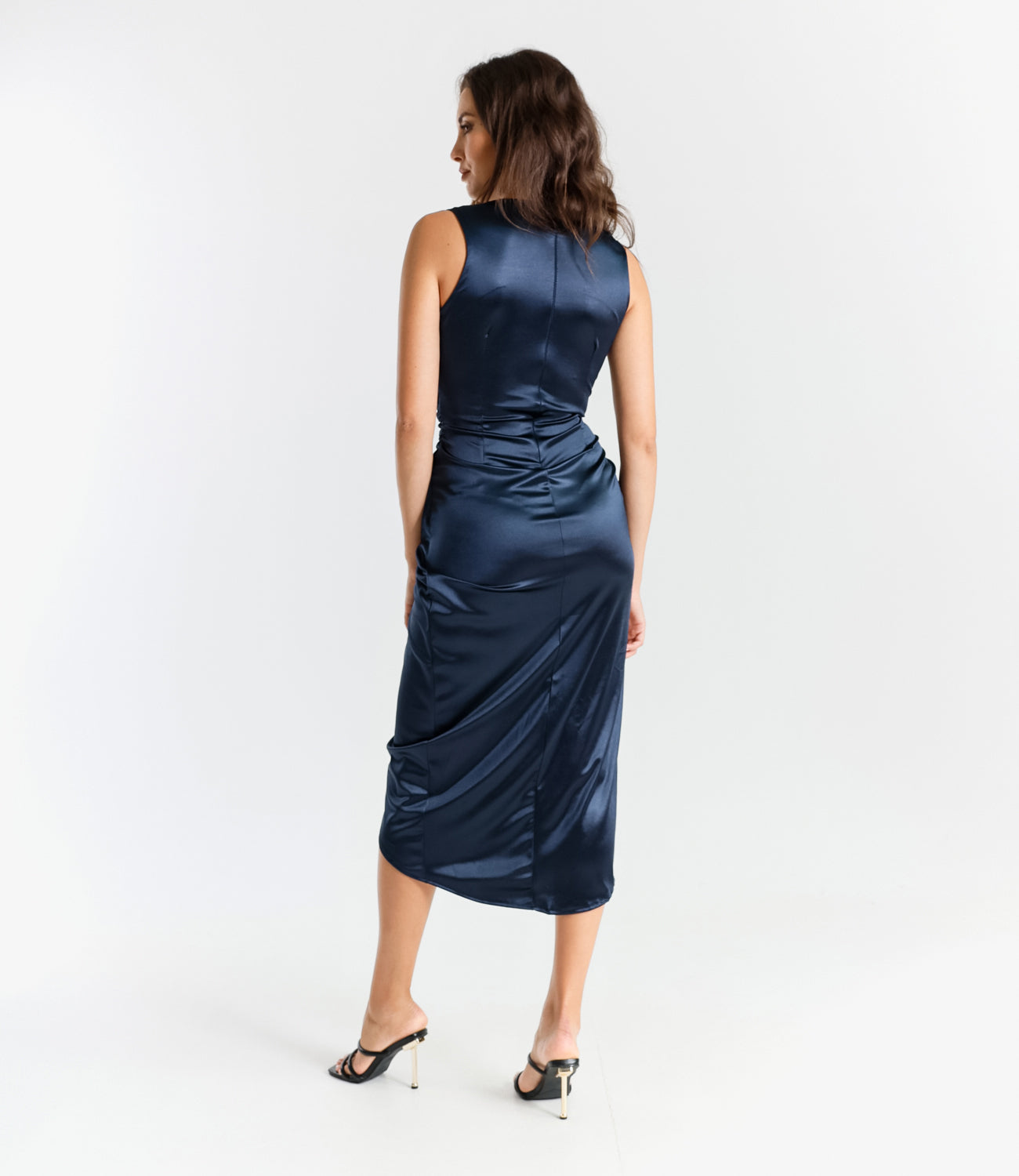 Abito formale navy in raso, perfetto per occasioni formali