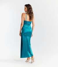 Rochie maxi Beatrice din satin drapat cu crăpătură laterală