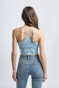 Canotta a bretelle sottili in pizzo azzurro, stile romantico