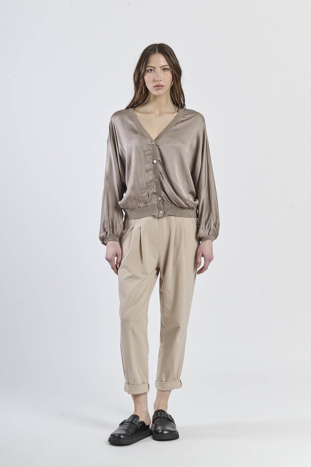 Cardigan tabacco avvolgente in tessuto caldo