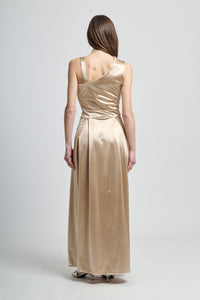 Abito elegante beige, tessuto satinato con drappaggi raffinati