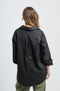 Camicia nero di stile casual con ricami stilizzati