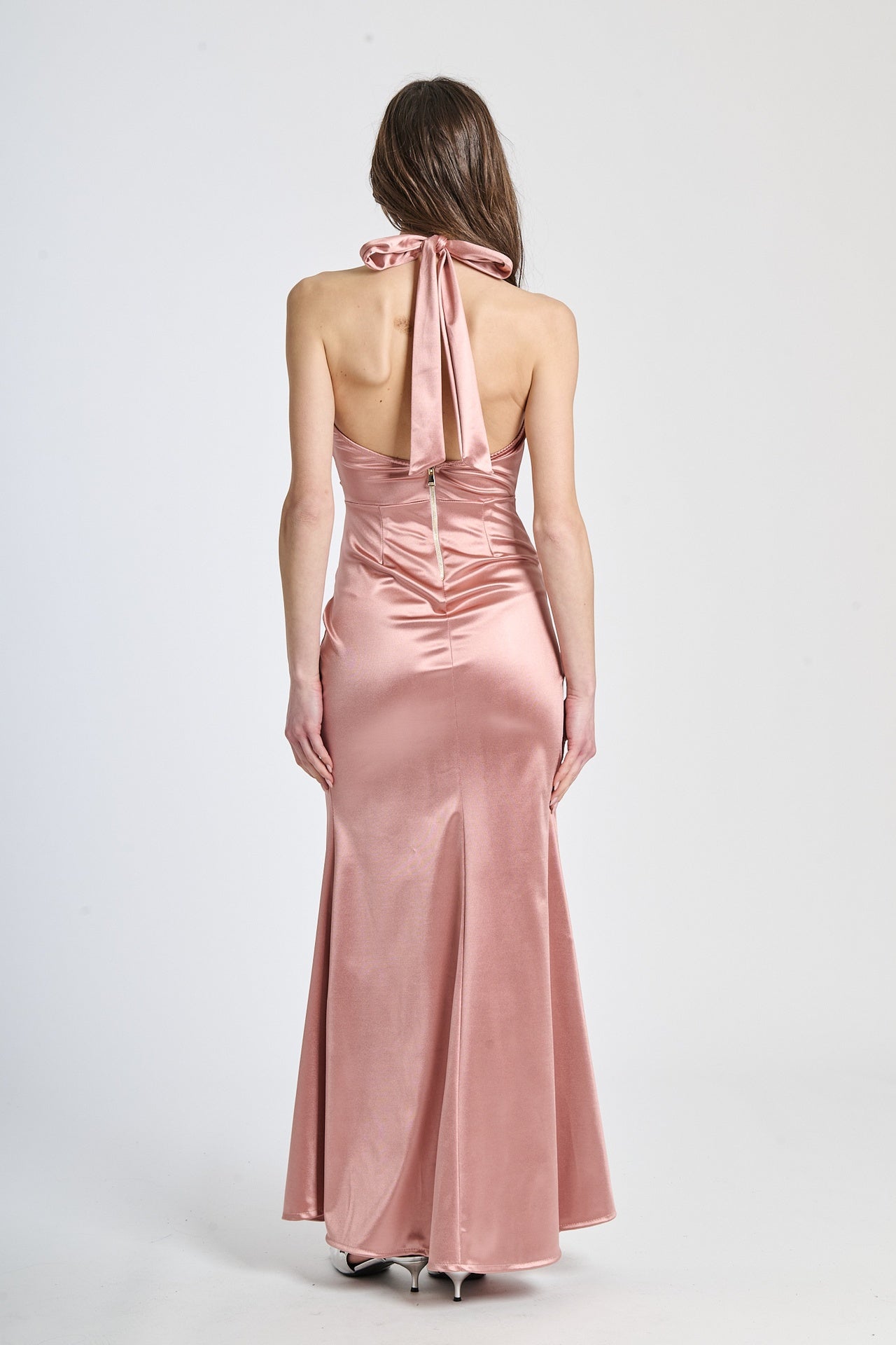 Abito formale rosa antico in raso, ideale per eventi formali