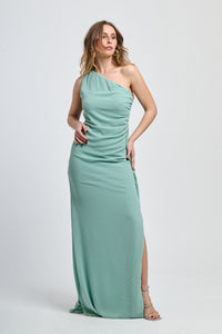 Abito elegante salvia, taglio aderente, spalla unica, perfetto per eventi formali.