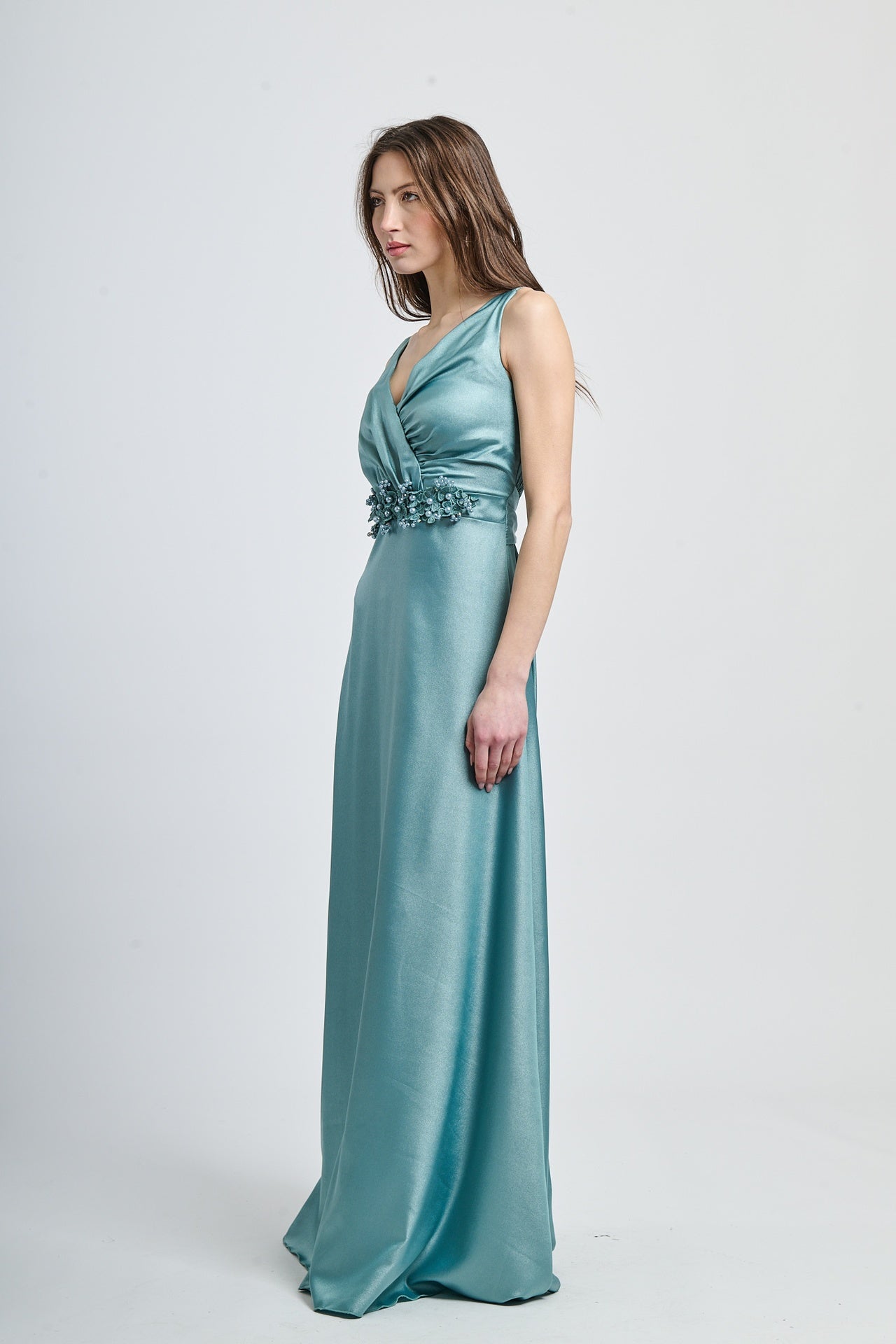 Abito da cerimonia salvia, ideale per eventi estivi e formali