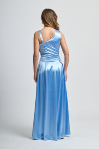 Abito formale azzurro in raso, perfetto per eventi esclusivi