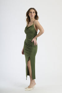 Abito cool militare, ideale per eventi stilosi e look alternativi.