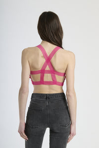 Canotta fuxia in uncinetto,stile audace e cropped