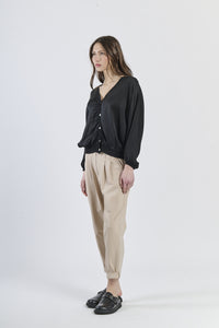 Cardigan nero minimalista per abiti formali