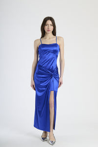 Abito da sera bluette, modello senza spalline con colletto a fascia e spacco