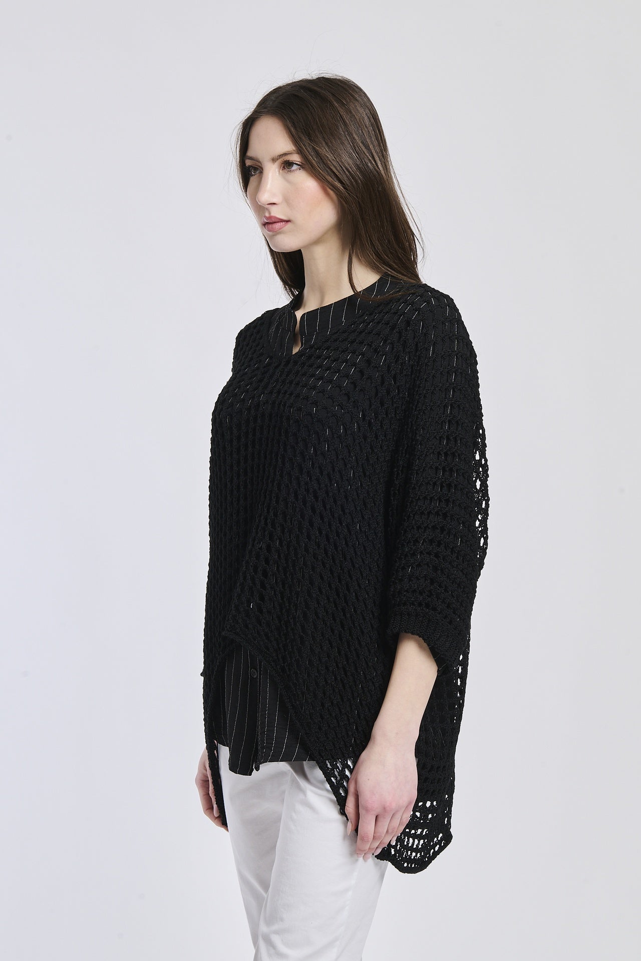 Maglione nero oversize in tricot stretch, stile grunge e moderno