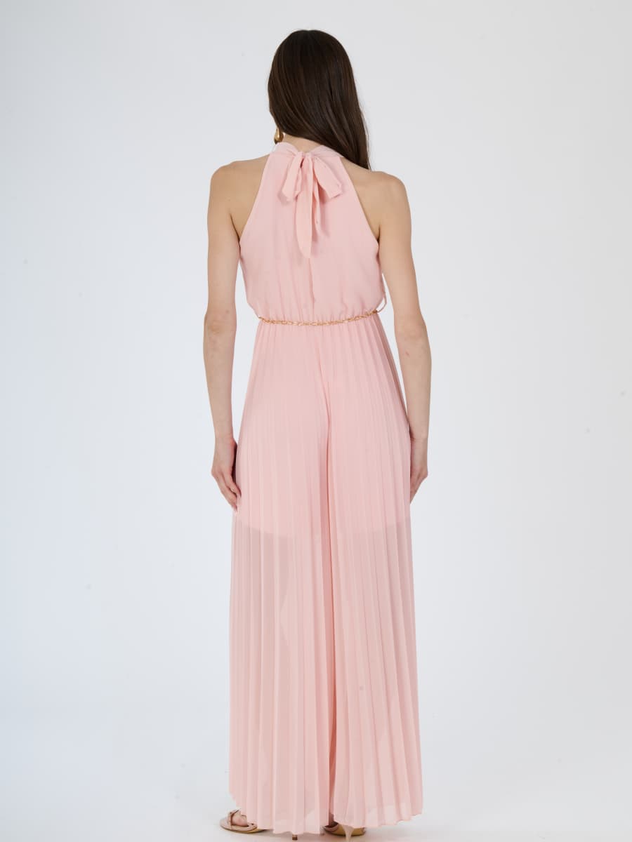 Tuta “Celestea” – Jumpsuit Plissé con Girocollo e Cintura a Catena