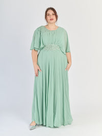 Abito lungo plus size Salvia, maniche ampie e scollo rotondo