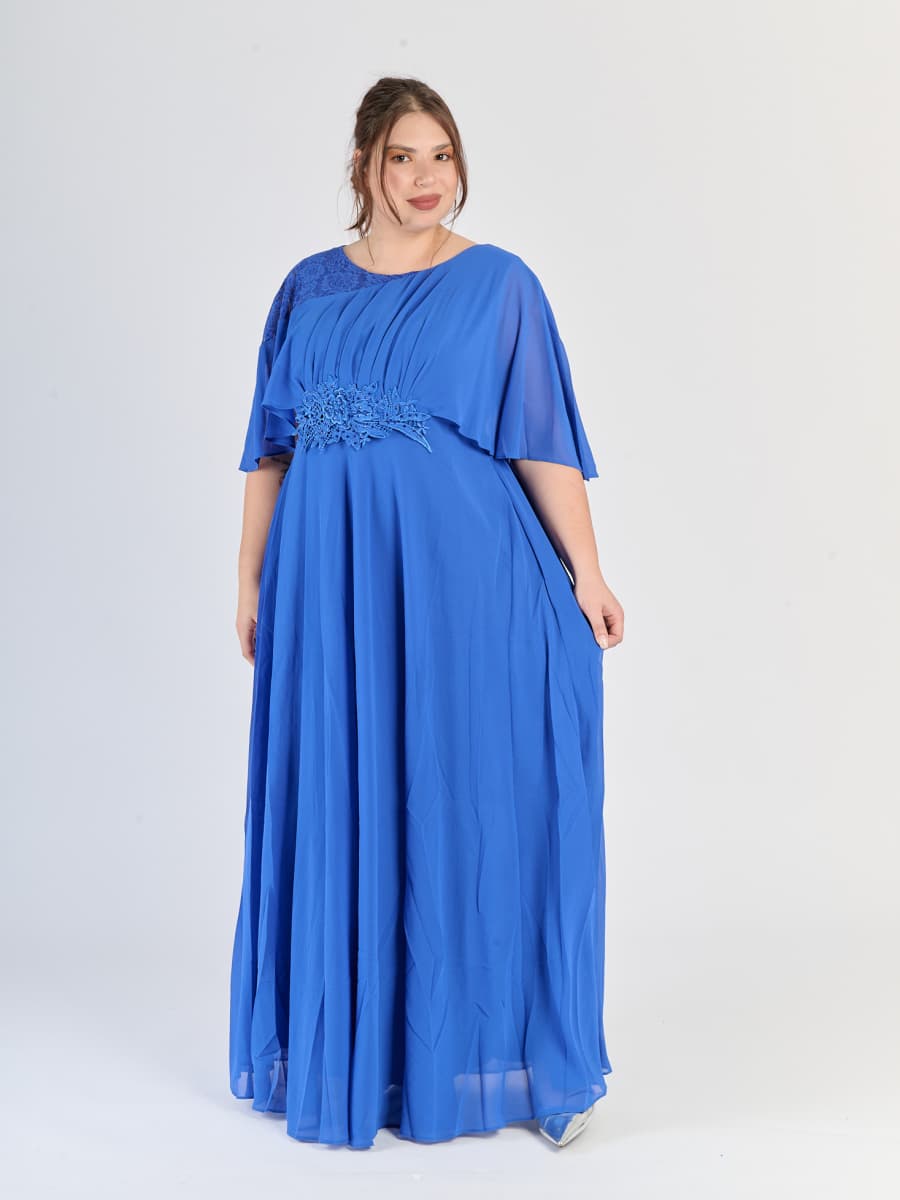 Vestito plus size Bluette con fascia decorativa al busto e tessuto opaco-lucido