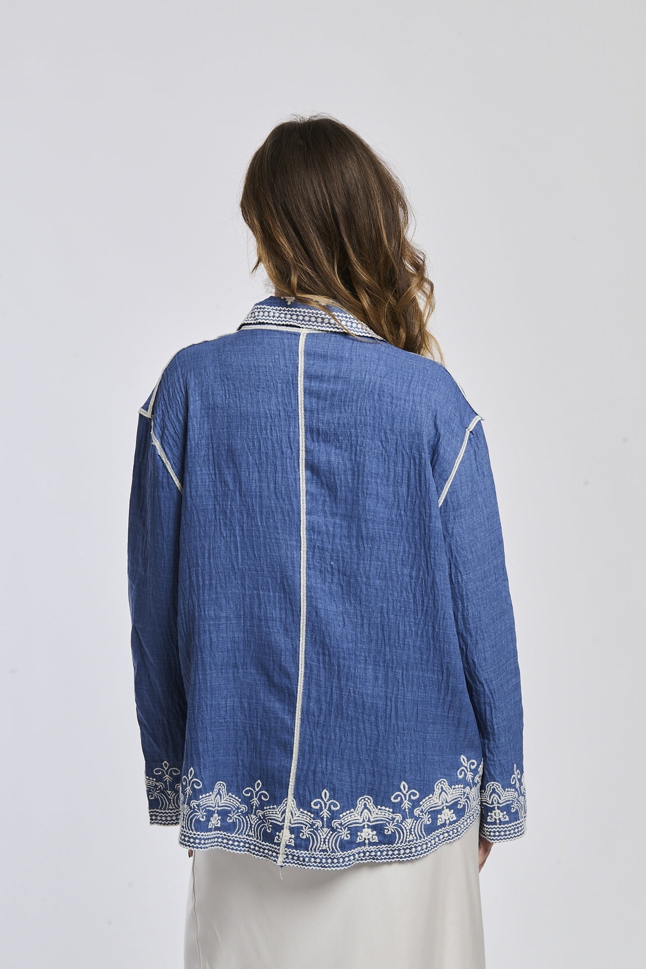 Camicia a righe navy e bianche da donna, taglio dritto,