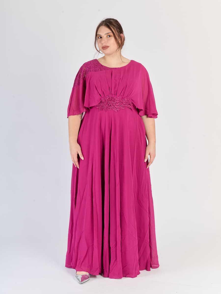 Vestito da sera plus size Magneta, maniche ampie e finitura brillante