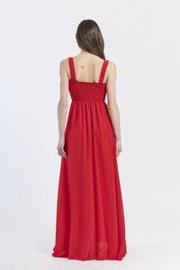 Abito formale rosso in tulle, ideale per serate glamour e cerimonie